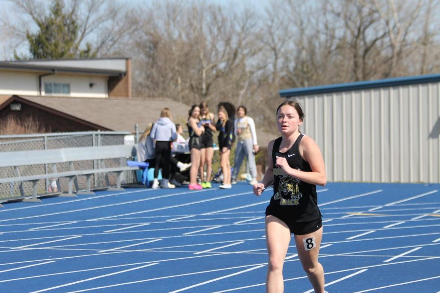 Maddie Phares (10) running in the 1600m event.