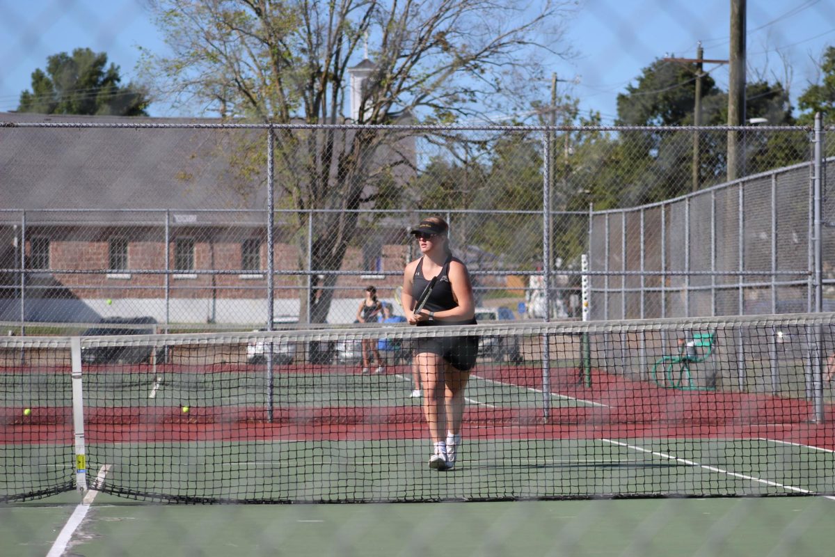Ella+Clauser+%2811%29+in+a+tennis+match.